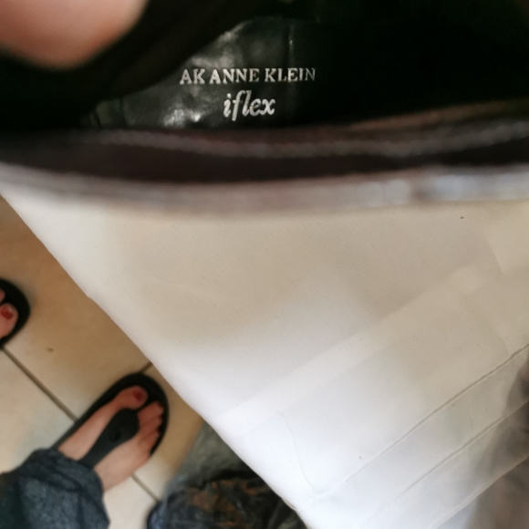 Ann Klein ankle bootie; 7.5 - Picture 7 of 9